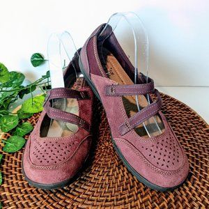 Earth Spirit Women's Flats in Burgundy